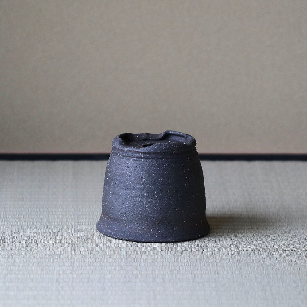 Handmade pot by Takaoka, A-3